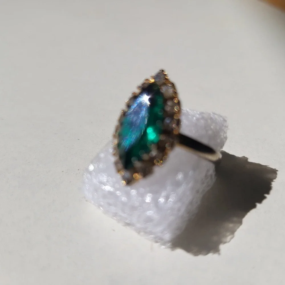 Vintage Marquise Emerald Green Glass Rhinestone Cocktail Ring Size 6 Silver - Picture 2 of 10